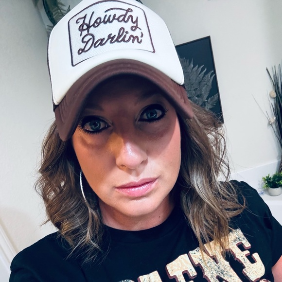 Meet your Posher, Kelly - Picture 2 of 2